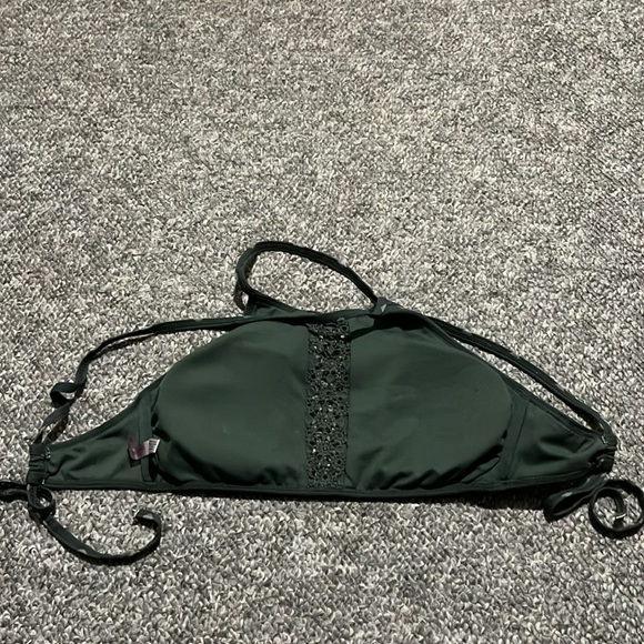 Ardene swim top size XS - Picture 2 of 3